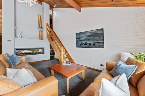 Ibis On Lake Jindabyne - Hotels Melbourne 3