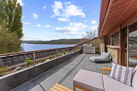 Ibis On Lake Jindabyne - Hotels Melbourne 1