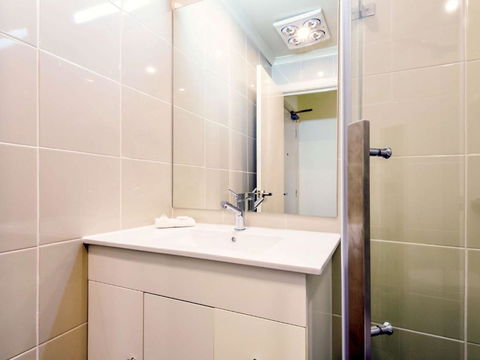 Ibis Styles Kingsgate Hotel - Hotels Melbourne 1
