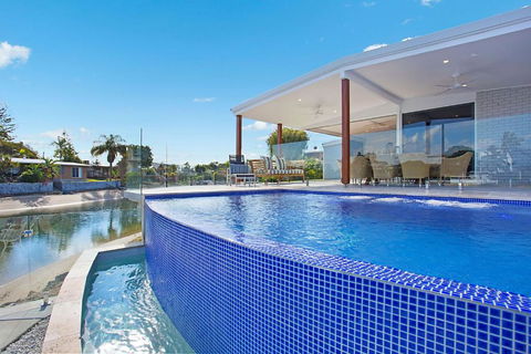 INCREDIBLE VALUE - Perfect For Large Families - Hotels Melbourne 0