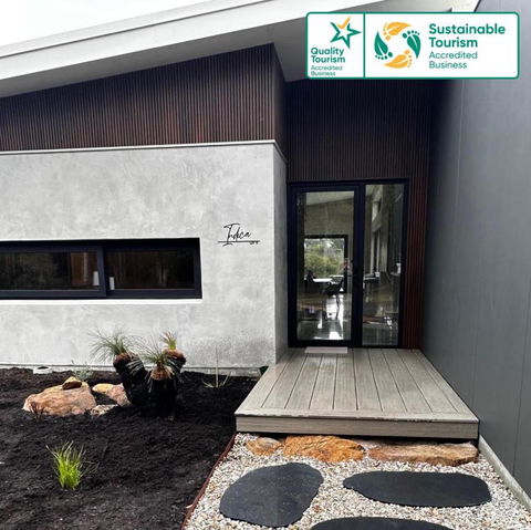 INDICA HEMP HOUSE - Multi Award Winning-Luxury-Eco Designed House-lake Views-hot Tub-Cinema - Hotels Melbourne 0