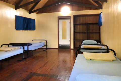 Airlie Beach Magnums - Hotels Melbourne 2