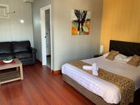 Book Finley Accommodation Vacations Hotels Melbourne Hotels Melbourne