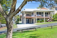 Book Bonny Hills Accommodation Vacations Hotels Melbourne Hotels Melbourne