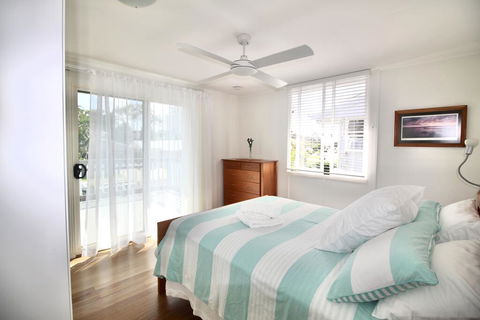 Aloha Alex Beach House Pet-friendly- 450m To The Beach - Hotels Melbourne 0