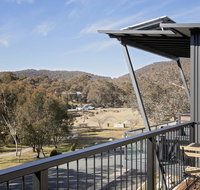 Alpine Lake Retreat - Hotels Melbourne
