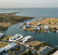 Anchored - Access to the Gippsland Lakes - Hotels Melbourne