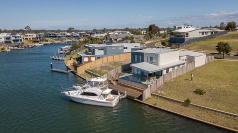 Anchored - Access To The Gippsland Lakes - Hotels Melbourne 1