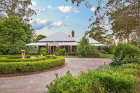 Book Crows Nest Accommodation Vacations Hotels Melbourne Hotels Melbourne