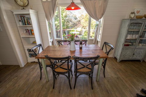 Arohanui - Hotels Melbourne 2