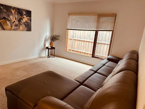 MEL-Point Cook Elegant Four-Bedroom House - Hotels Melbourne 2