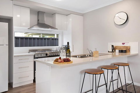 Milawa Vineyard Views - Guesthouse 1 - Hotels Melbourne 0