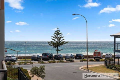 Moana Seaside Retreat - 2 Bedroom, Spa , Living Area & Pet Friendly - Hotels Melbourne 0