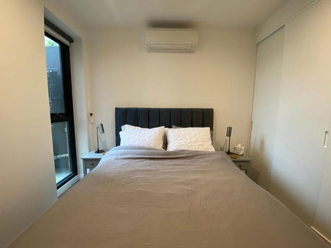 Modern 1 Bedroom Apartment In Brunswick East Near CBD - Hotels Melbourne 3