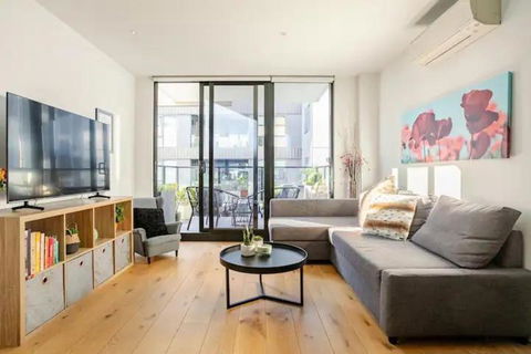 Modern 1BD ; Pool, Gym, Secure Underground Carpark - Hotels Melbourne 1