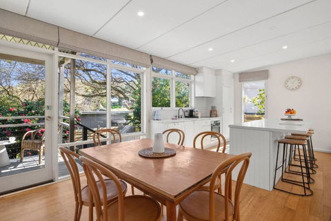 Nella - Hotels Melbourne 2