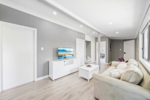 New 2 Bedroom House 500m To Mall With Free Parking - Hotels Melbourne 2