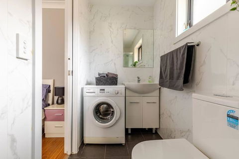 New Granny Flat In Narwee - Hotels Melbourne 1