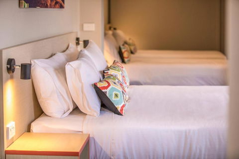 Nightcap At Chester Hill Hotel - Hotels Melbourne 2