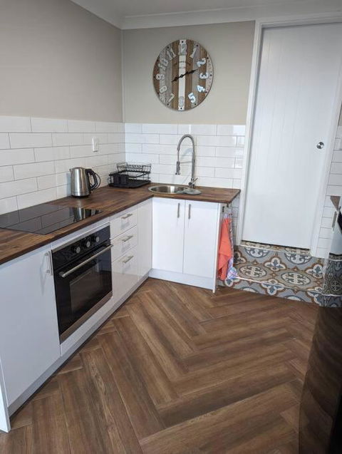 Newly Renovated With Ocean Views - Hotels Melbourne 3