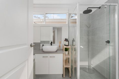 Newsom House - Stylish & Elegant Home With 4 King Beds - Hotels Melbourne 3