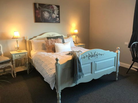 Number 10 -Queen Room With B/fast - Hotels Melbourne 2