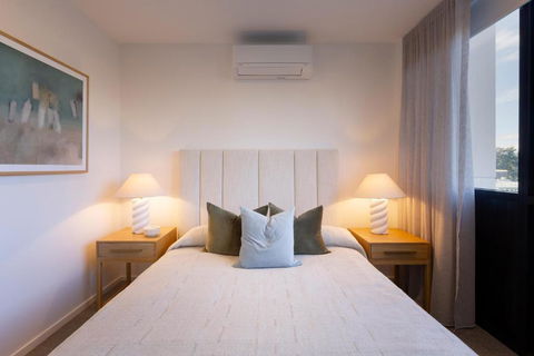 Oaks Canopy - Hotels Melbourne 3