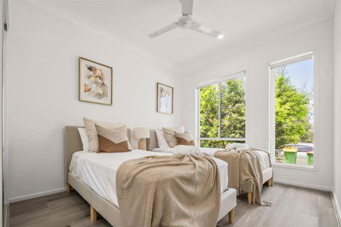 Oasis Retreat In Coomera - Hotels Melbourne 3