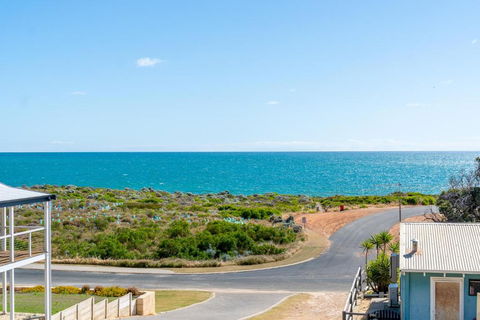 Ocean View Retreat - Best View In Town - Hotels Melbourne 1