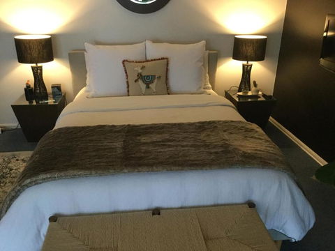 Olivi - Hotels Melbourne 1