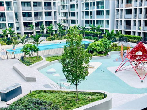 Olympic Park Oasis - New 3b2b Condo - Pool, Parking - Hotels Melbourne 2