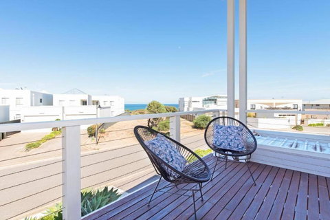 On Seascape - Hotels Melbourne 3