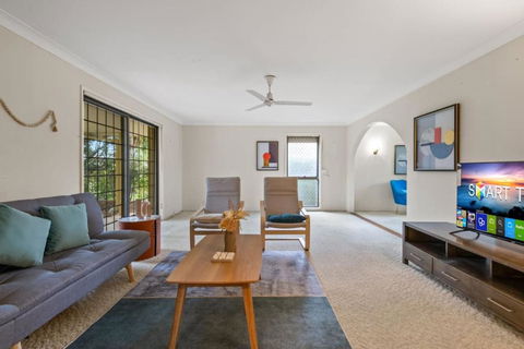 Peaceful 4BR At Sunnybank CBD With 2Parking Yard And Mall - Hotels Melbourne 1