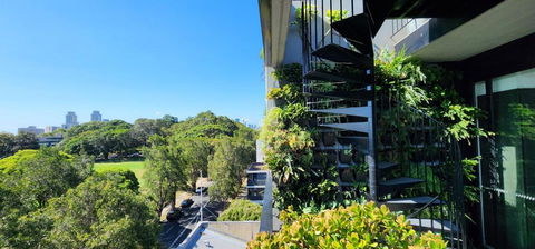Penthouse Perfection With Private Rooftop Pool - Hotels Melbourne 1