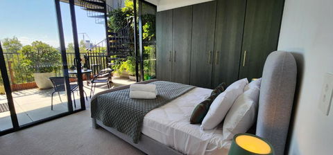Penthouse Perfection With Private Rooftop Pool - Hotels Melbourne 3