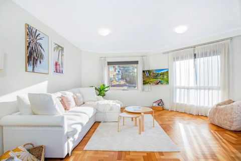 Perfect Manly Retreat, In The Heart Of Manly, Family & Couple Friendly Apartment With CAR SPOT - Hotels Melbourne 0