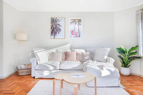 Perfect Manly Retreat, In The Heart Of Manly, Family & Couple Friendly Apartment With CAR SPOT - Hotels Melbourne 1