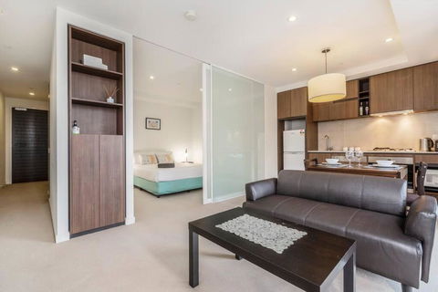 Perfect Position - Hotels Melbourne 1