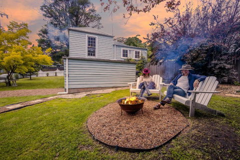 Pet-Friendly Blue Mountains Cottage With Indoor Fireplace - Hotels Melbourne 0