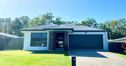Plantation Retreat 4 Bedroom Modern Home - Hotels Melbourne 1