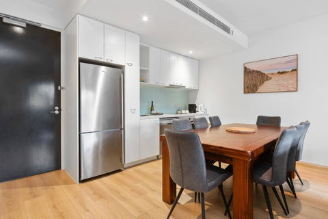Port Melbourne Dog Beach Stays - Hotels Melbourne 1