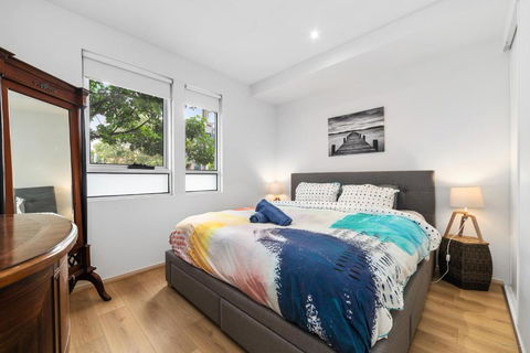 Port Melbourne Dog Beach Stays - Hotels Melbourne 3
