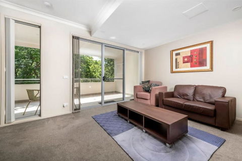 Quiet Apartment In Braddon ACT - Hotels Melbourne 2