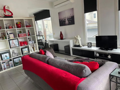 Radiance - Chic Fitzroy Street Apartment - Hotels Melbourne 0