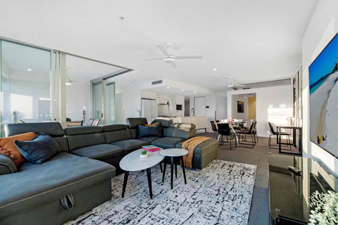 Q Tower Apartments In Surfers Paradise - From Level 3 - Self Contained & Privately Managed - Wow Stay - Hotels Melbourne 3