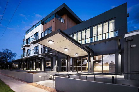 Quality Hotel Lakeside - Hotels Melbourne 1