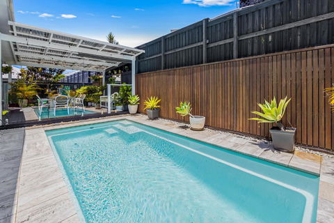 Premium 4-Bed Coastal Escape With BBQ And Pool - Hotels Melbourne 1