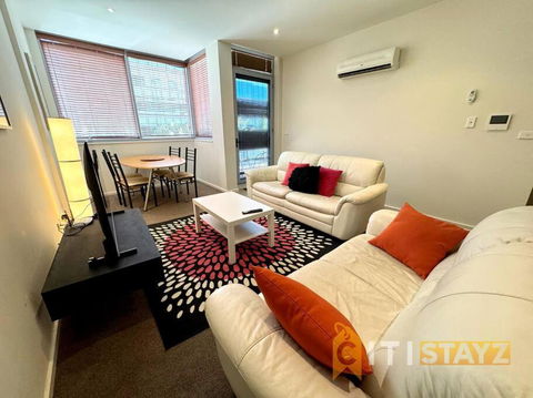 Pretty Penthouse - Close To ANU - Hotels Melbourne 1