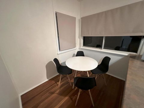 Private 1 Bedroom Apartment With Fenced Yard - Hotels Melbourne 1
