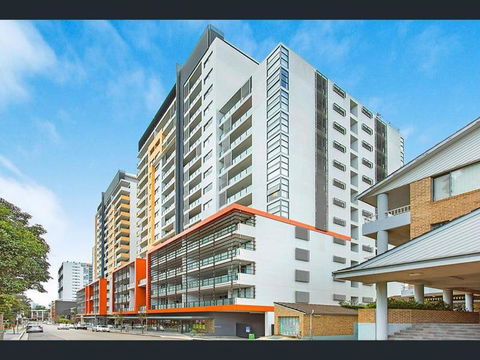 Private Room With Shared Washroom Only In 3bhk Apartment - Hotels Melbourne 0